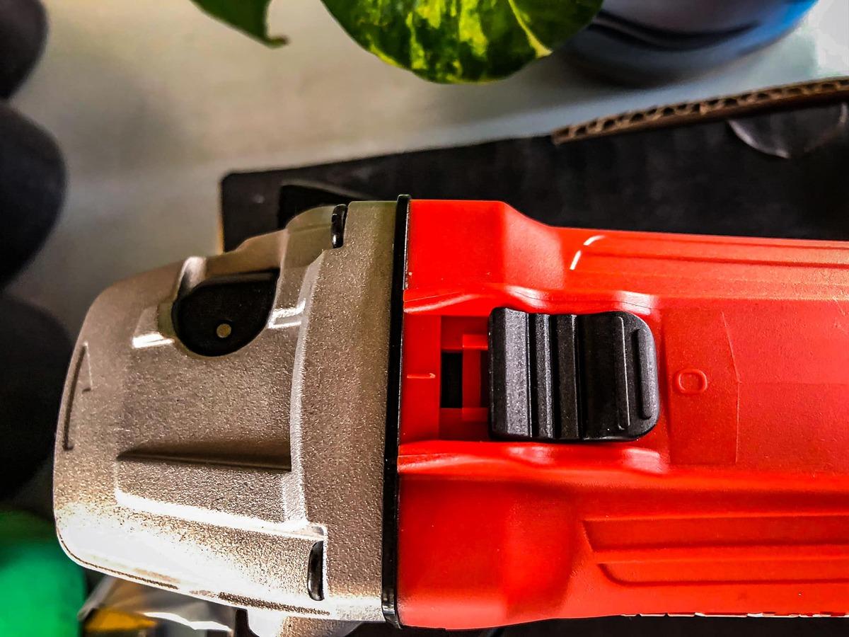 MÁY MÀI GÓC MAKITA MT963 - HÀNG CHÍNH HÃNG