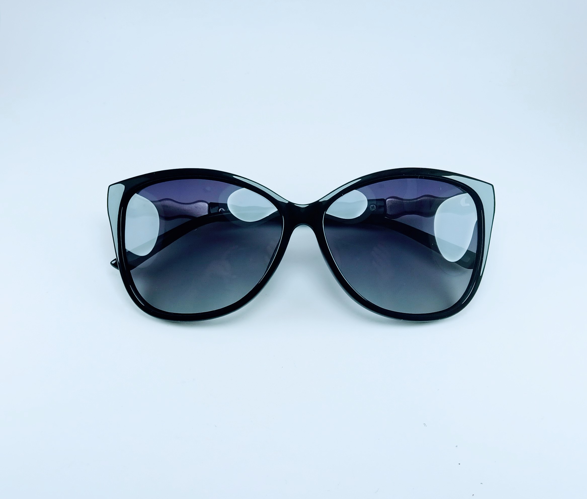 KÍNH MÁT NỮ KIỂU DÁNG MẮT MÈO