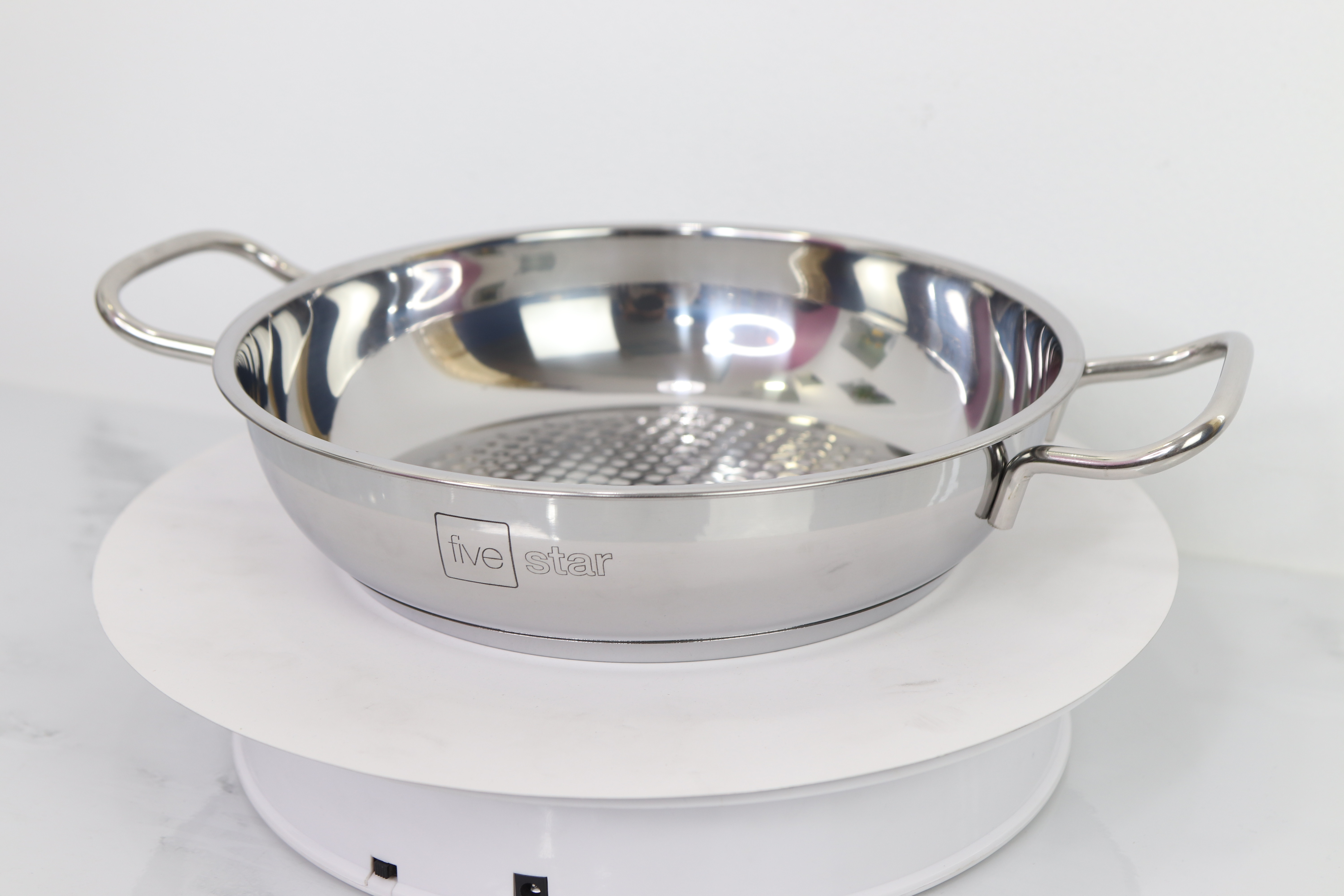 Chảo lẩu caro Inox 3 đáy FIVESTAR 24cm vung kính, dùng được bếp từ , hồng ngoại , gas | tặng 1 vá canh