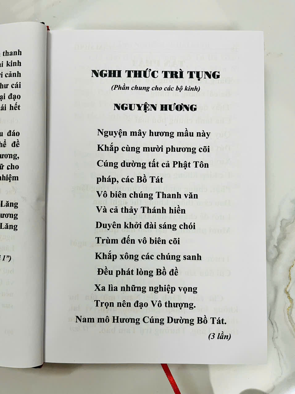 Kinh Thủ Lăng Nghiêm - Bìa cứng ép kim tặng kèm bao sách, Khổ 24x16cm