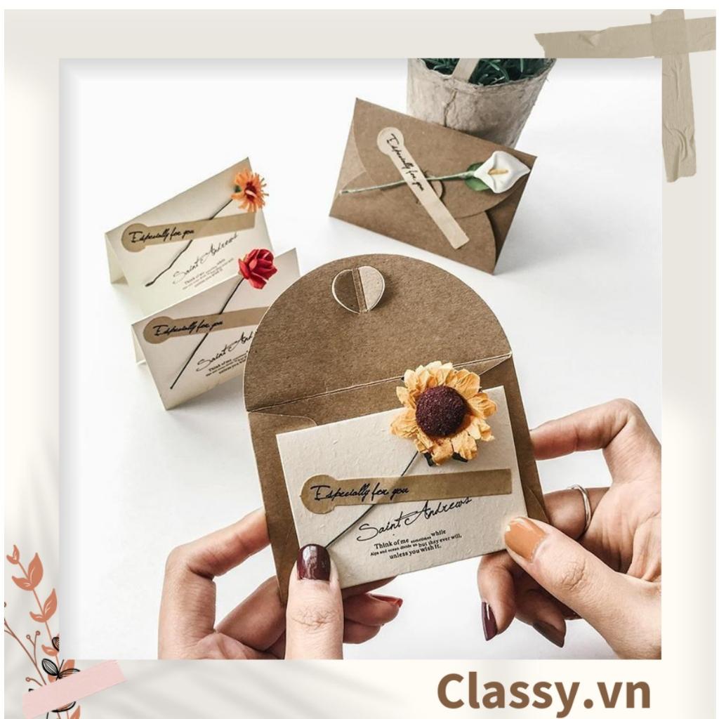 Thiệp Cổ điển Vintage gắn hoa khô kèm phong bì giấy kraft và nhãn dán Sticker Classy Q626