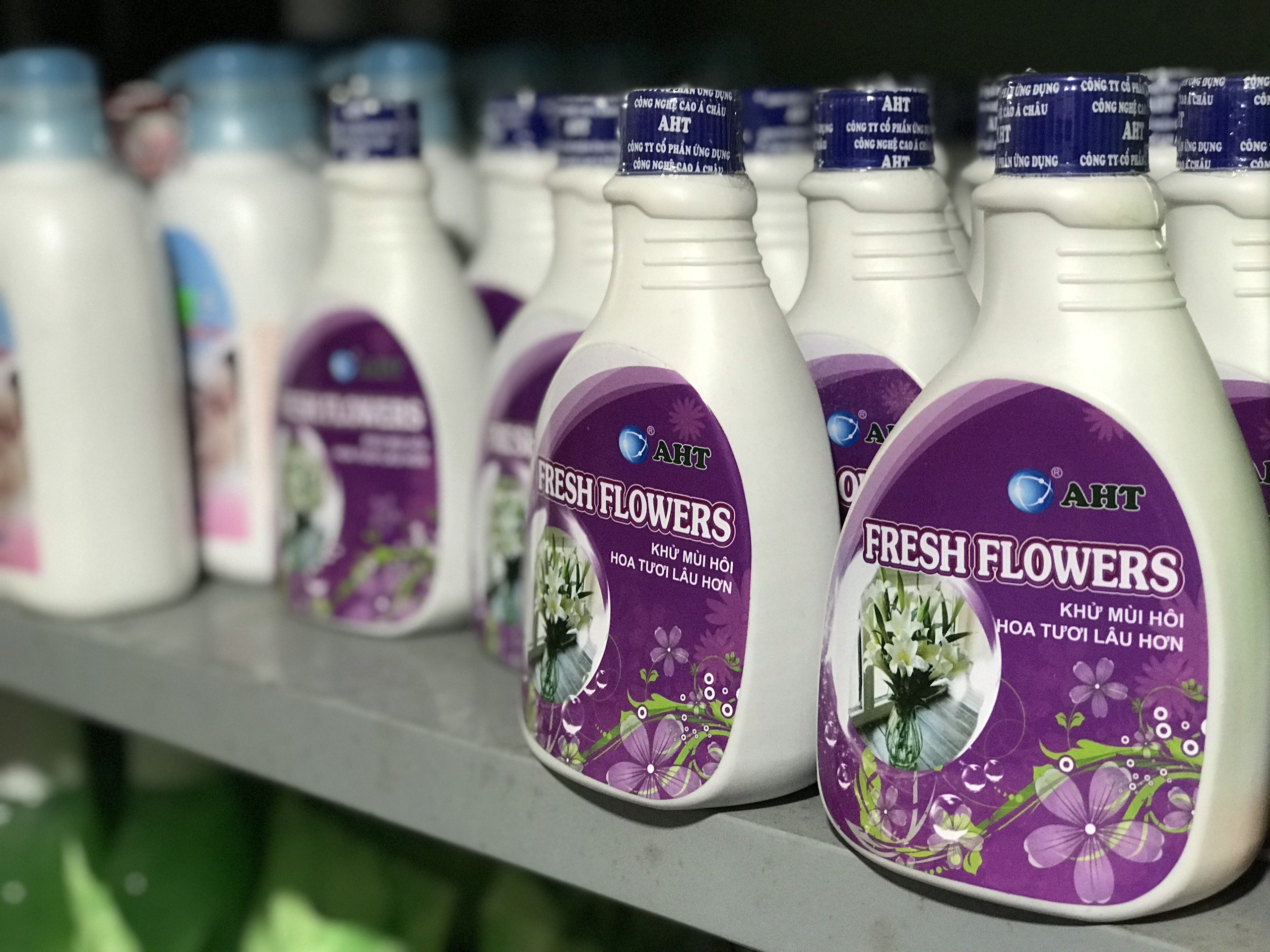 Nước cắm hoa công nghệ nano đồng Fresh Flowers AHT 430ml - giúp hoa lâu tàn, không thối nước