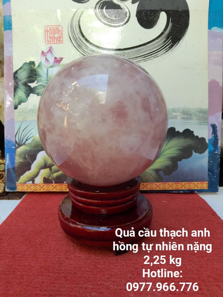 Quả Cầu Đá Thach Anh Hồng Phong Thủy Có Tặng Kèm Đế Gỗ Xoay