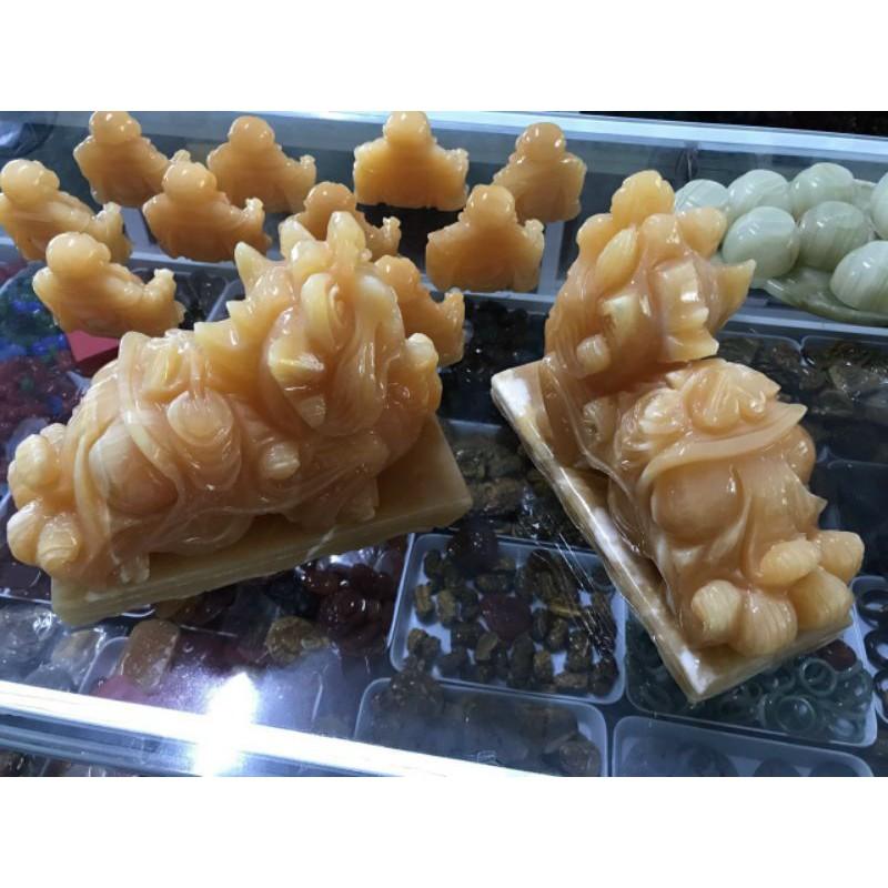 Cặp Tùy đá ngọc hoàng long 16cm,đá tự nhiên nguyên khối có đế