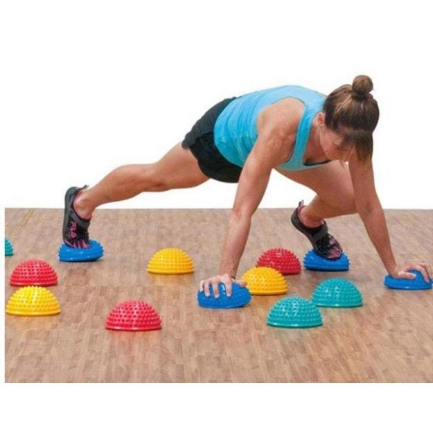 Cầu Gai Cao Su Giúp Giữ Thăng Bằng & Massage Bàn Chân 16x16x8cm - 1 cái