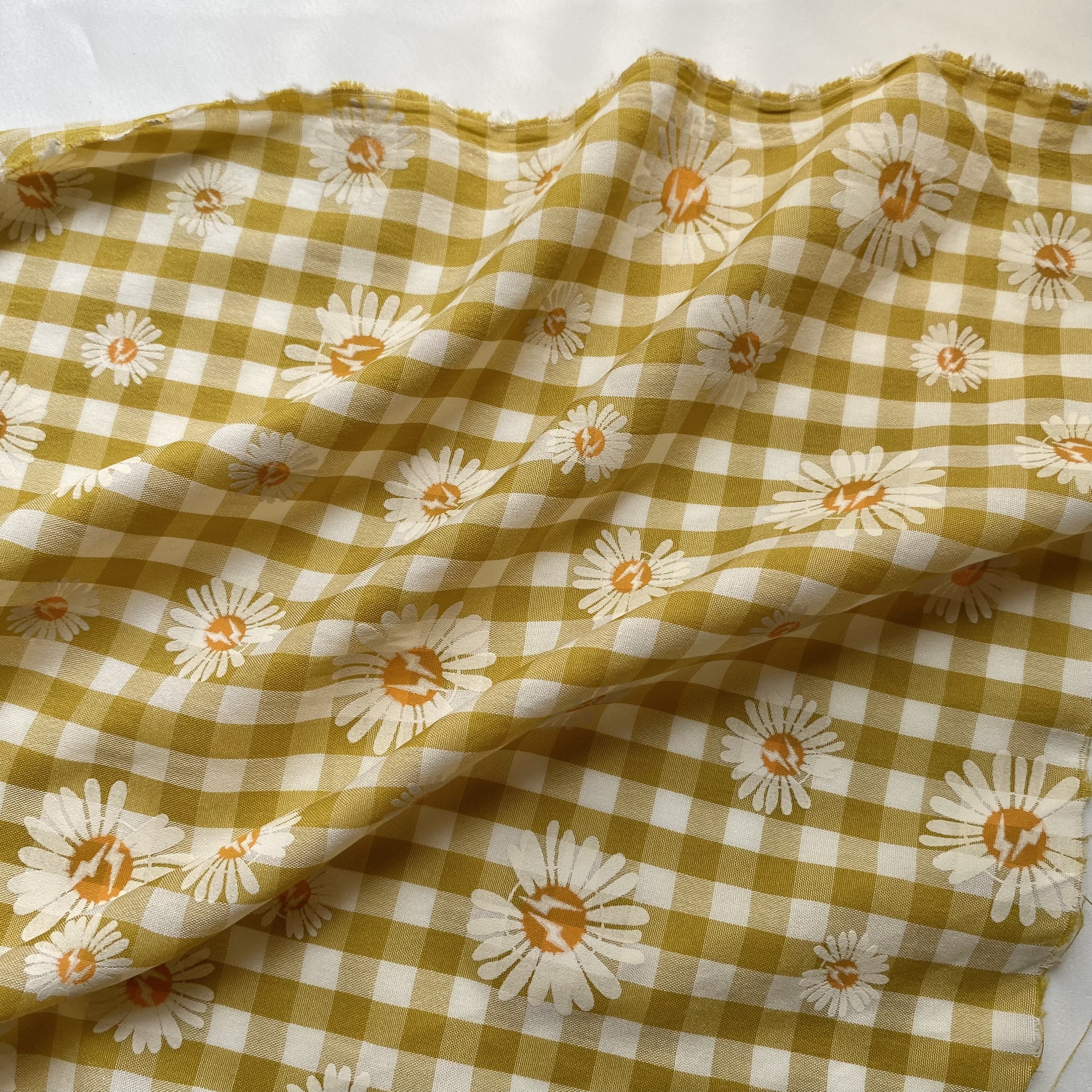 Vải Thô Cotton Pha Vàng Hoa Cúc Sơn Khổ 1m46 - Không Co Giãn - May Đầm, Áo Kiểu, Đồ Bộ, Đồ Trẻ Em