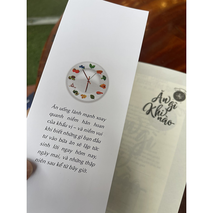 Sách Ăn gì khi nào - Chiến lược cải thiện sức khỏe và đời sống bằng thực phẩm