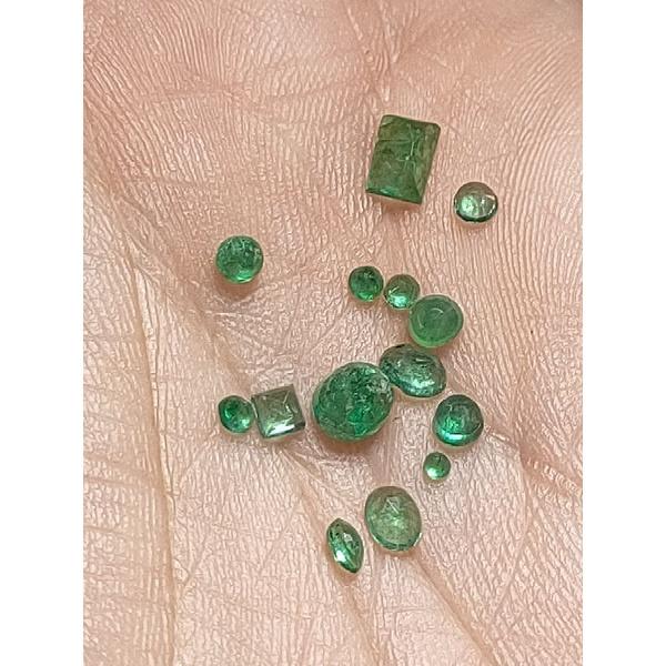 130- L CẢ LÔ hạt EMERALD LỤC BẢO (THIÊN NHIÊN)