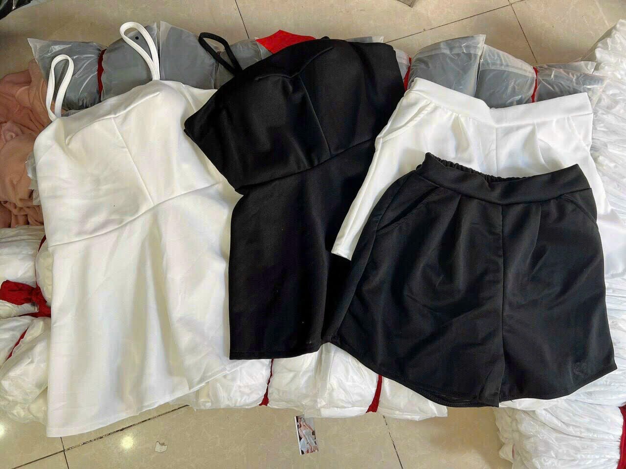 SET ÁO 2 DÂY TRƠN VỚI QUẦN NGẮN
