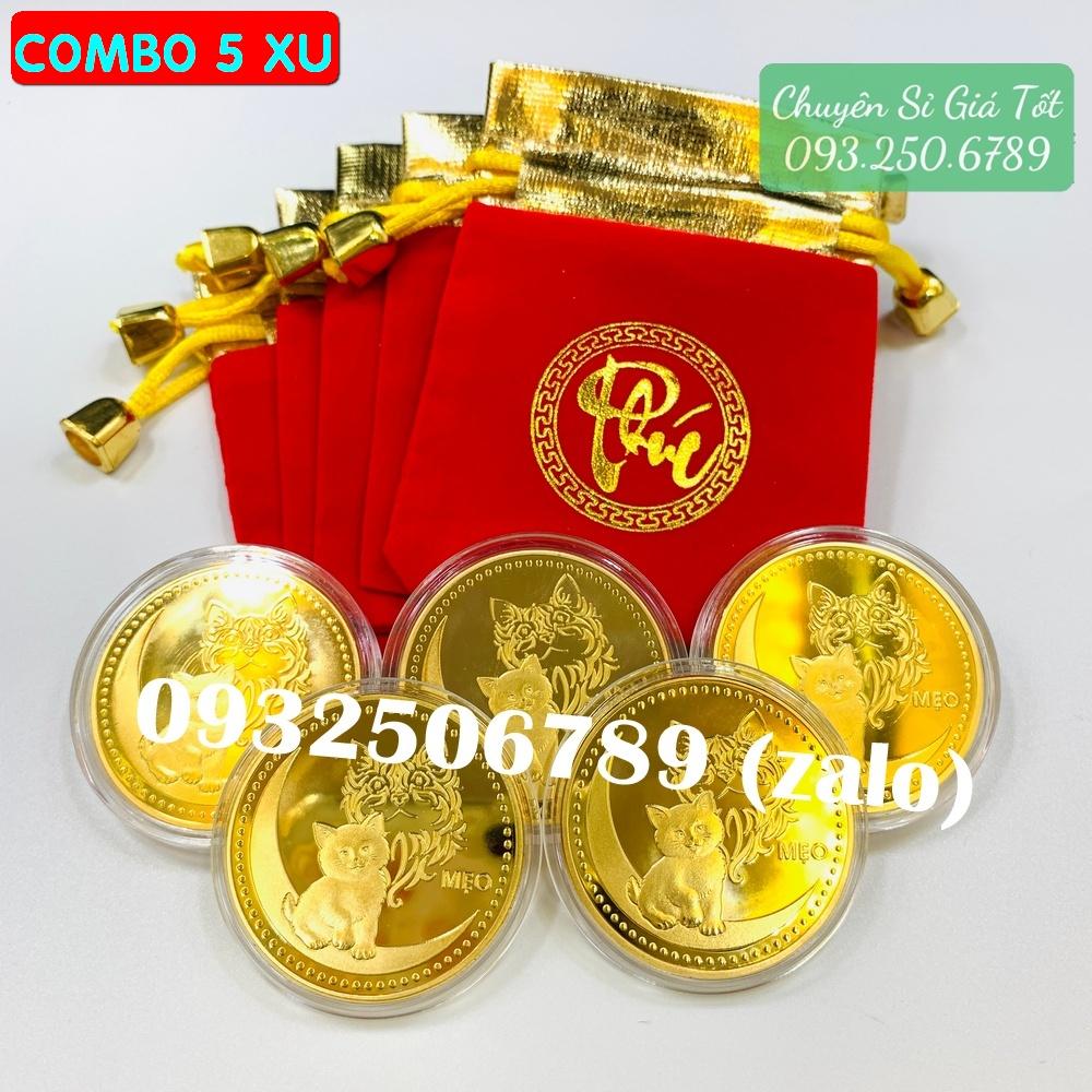 Sét 5 Đồng Xu Hình Con Mèo bằng kim loại màu vàng chữ lộc , tặng kèm túi nhung đỏ PHÚC lì xì Tết - NELI - RƯỚC LỘC XUÂN