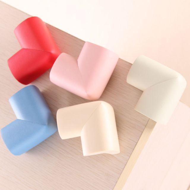 Bộ 4 mút xốp ốp góc bàn chống va đập an toàn cho bé