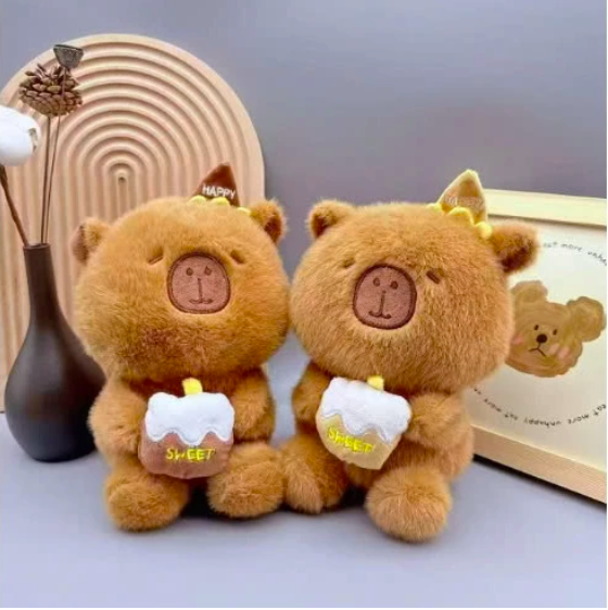 Thú nhồi bông Capybara ôm bánh kem sinh nhật - Size 22cm - Quà tặng chuột lang nước capybara đáng yêu cho bé