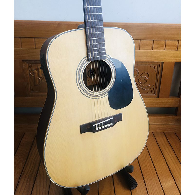 Đàn guitar classic model DD200X có EQ 7545R cho ra âm thanh tốt dành cho bạn tập chơi và sử dụng lâu dài