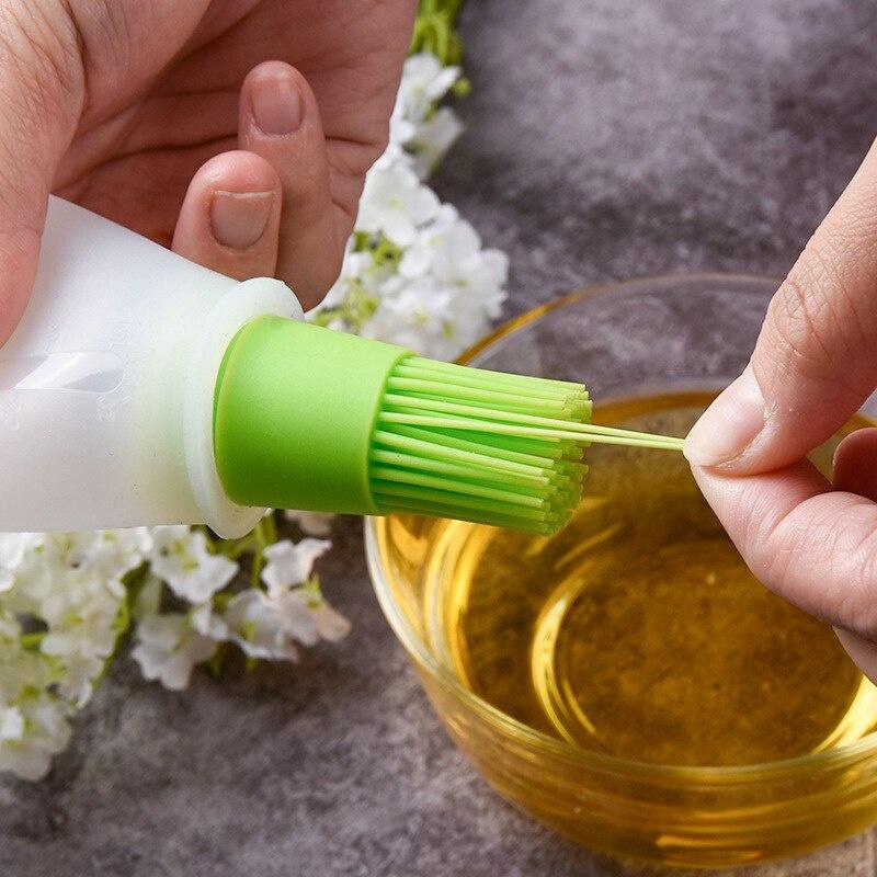 1Pc Portable Silicone Oil Bottle With Brush Grill Oil Brushes With Cover Liquid Oil Pastry Kitchen Bake BBQ Brush Kitchen Tools