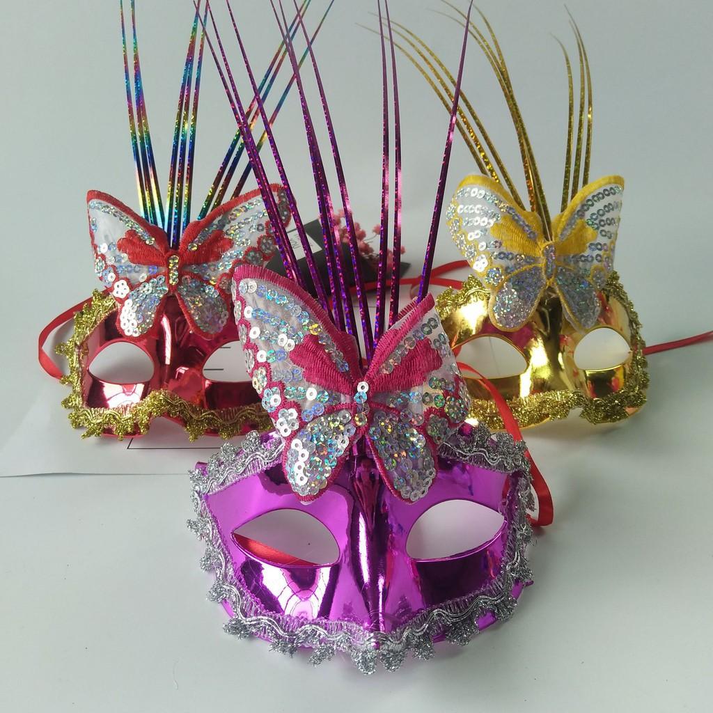 Mặt nạ lông vũ