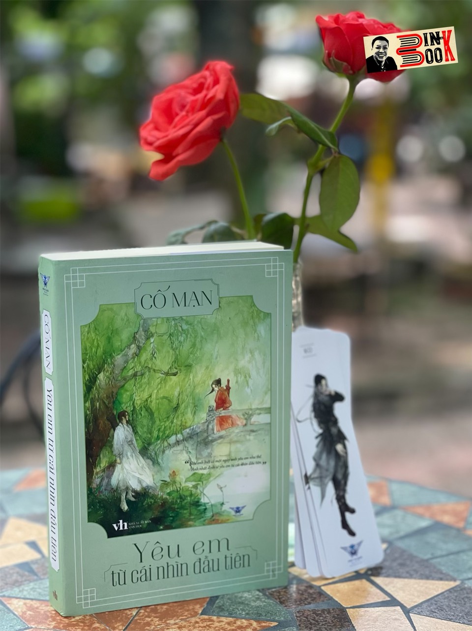 (Bìa mềm – Tặng Bookmark 2 nhân vật) YÊU EM TỪ CÁI NHÌN ĐẦU TIÊN – Cố Mạn – Nguyễn Trang - Thuý Thuý dịch – Minh Quang Books – NXB Văn Học