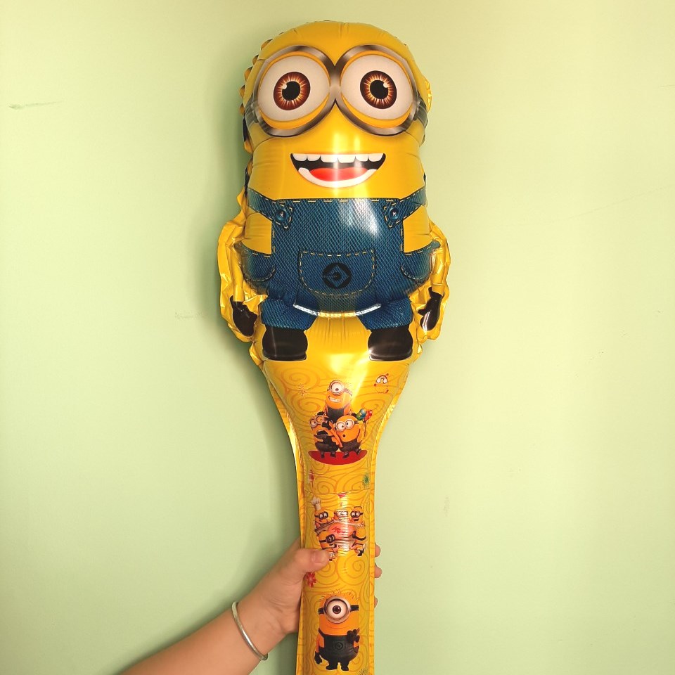 Bong bóng minion cầm tay 70cm