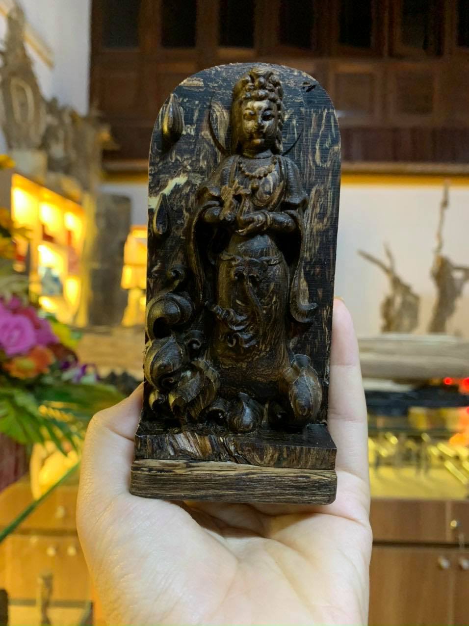Tượng phật Bà Quan Thế Âm Bồ Tát gỗ trầm hương tự nhiên cầu bình an, may mắn, sức khoẻ và tài lộc để bàn làm việc, taplo xe ô tô