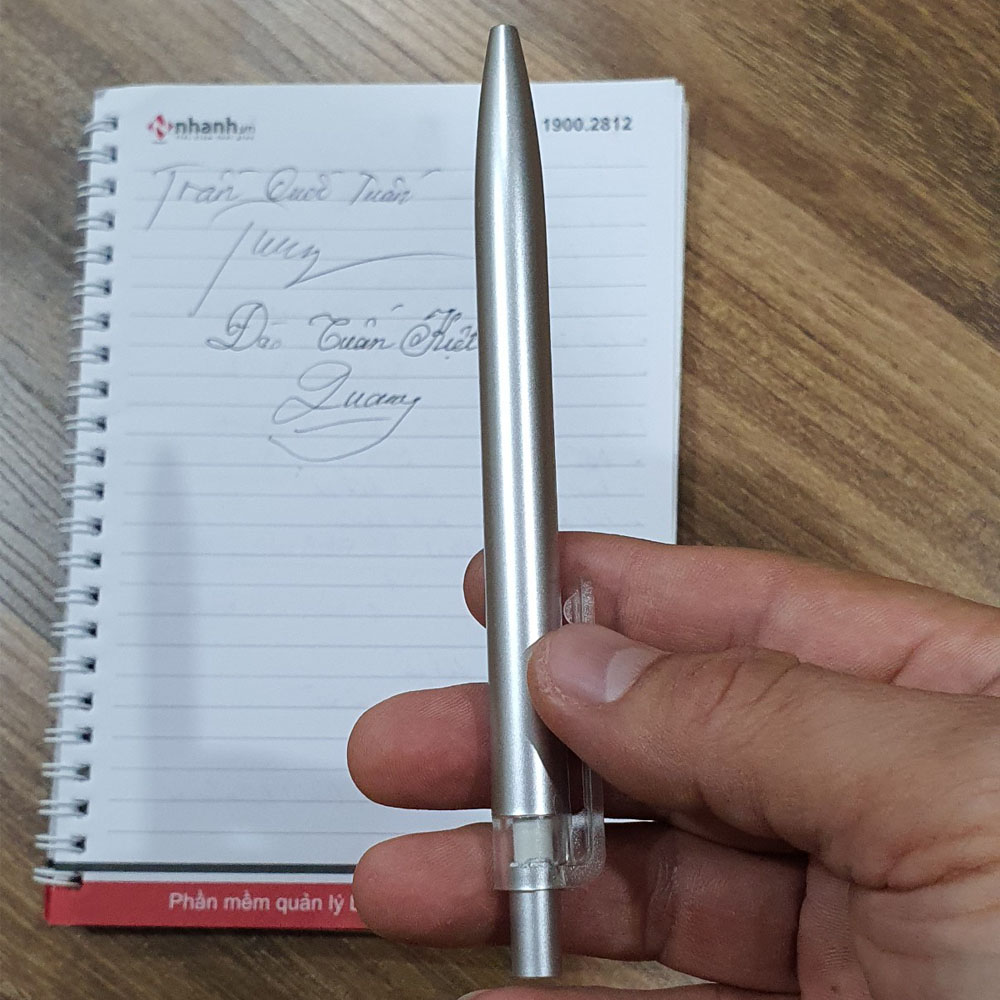 Bút bi, cây viết đầu bi 0.5mm B318 Minh House