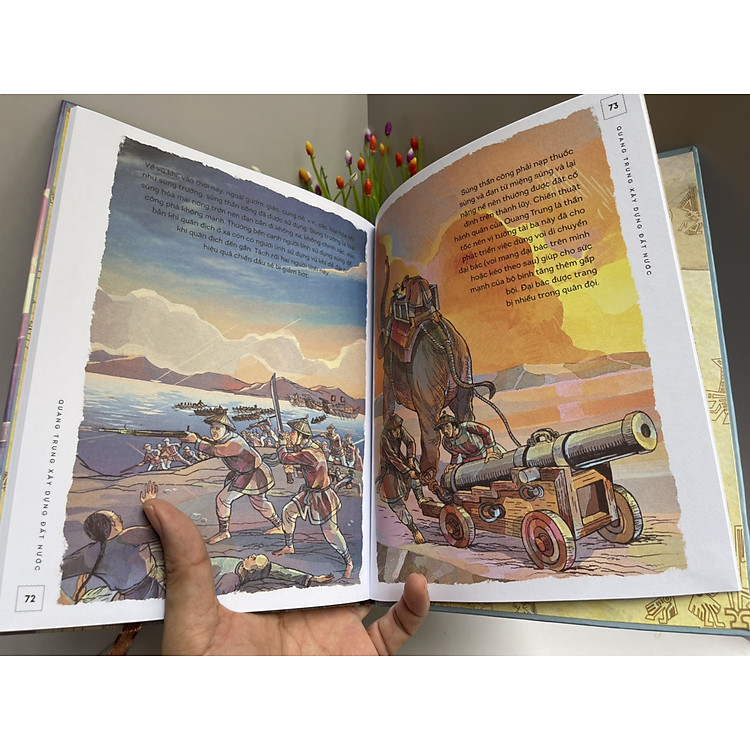 Lịch sử Việt Nam bằng tranh: Quang Trung xây dựng đất nước (Bản màu, bìa cứng)