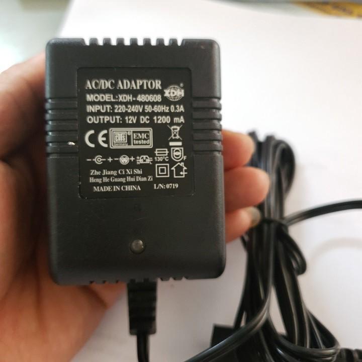 Cục sạc cơ 12V bình xịt điện 1200mA