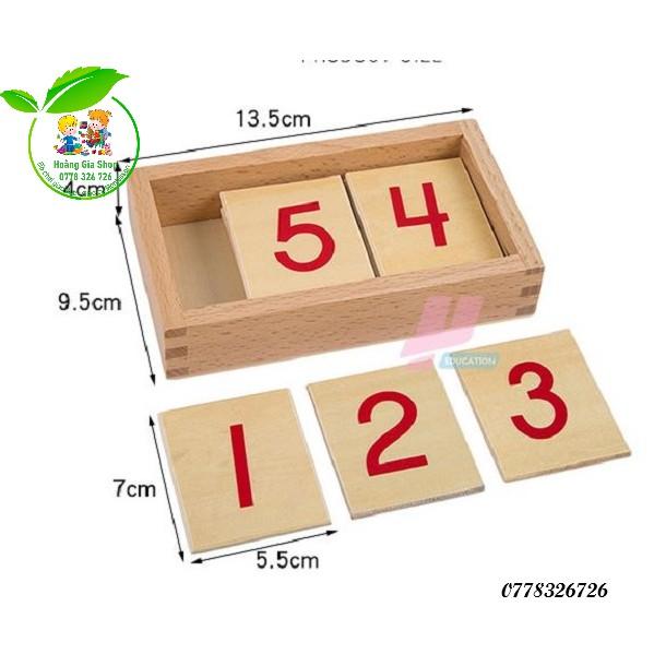 Hộp thẻ số màu đỏ sử dụng kết hợp với bộ gậy số