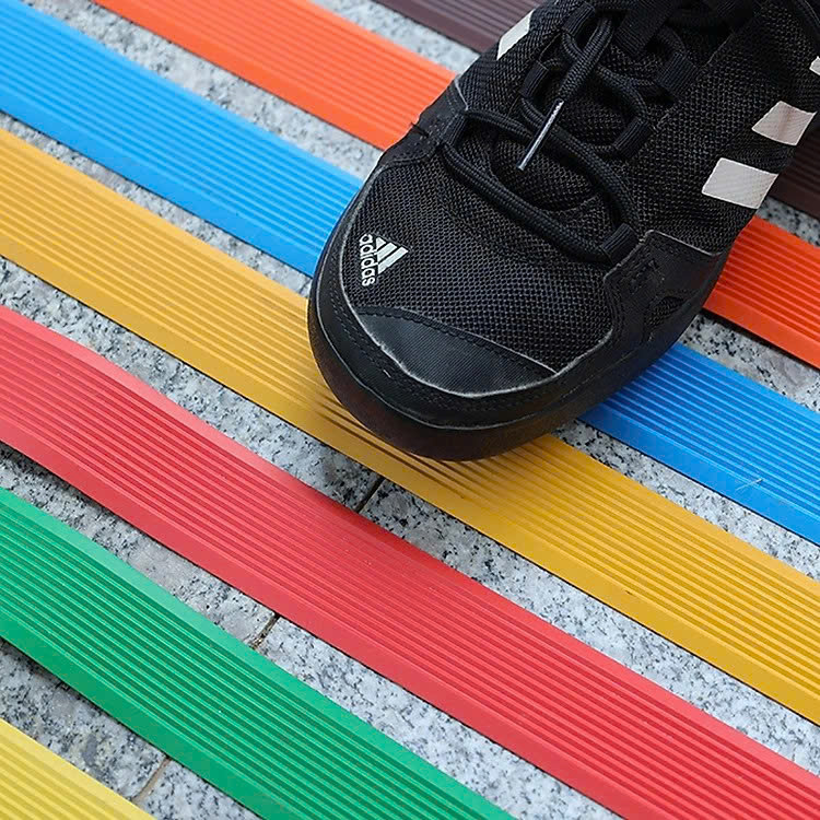 Băng Keo Chống Trượt, Miếng Dán Bậc Cầu Thang Bằng Nhựa PVC Dài 3 Mét Sẵn Keo 3M Siêu Dính, Anh Toàn