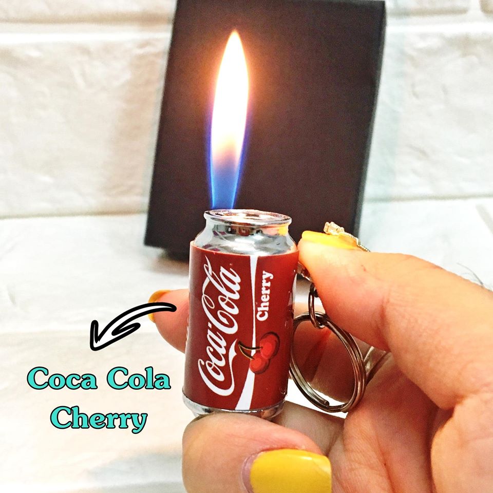 Hột quẹt bật lửa móc khóa hình lon nước Cocacola mini dễ thương