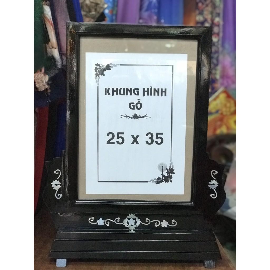 khung hình có chân 25x35