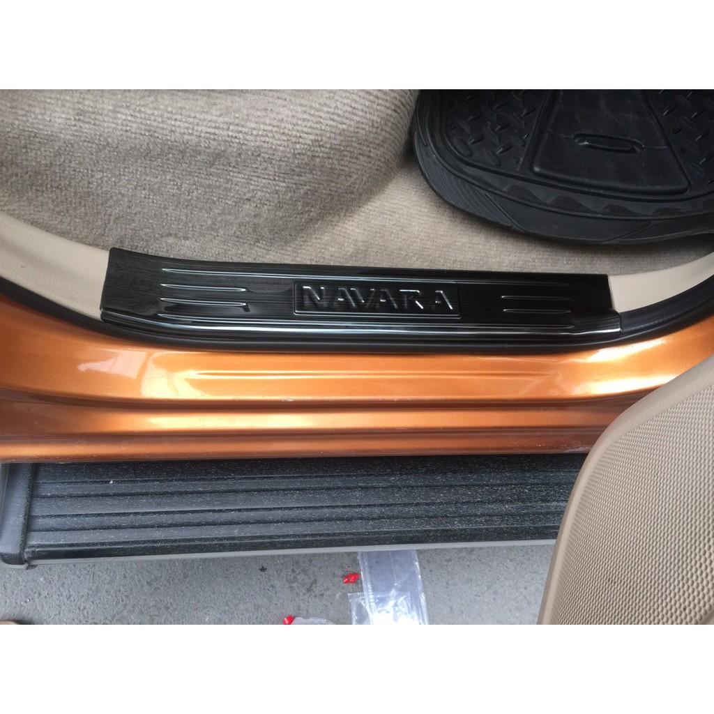 Bộ ốp bậc trong titan xe Navara cao cấp, bộ 4 chi tiết