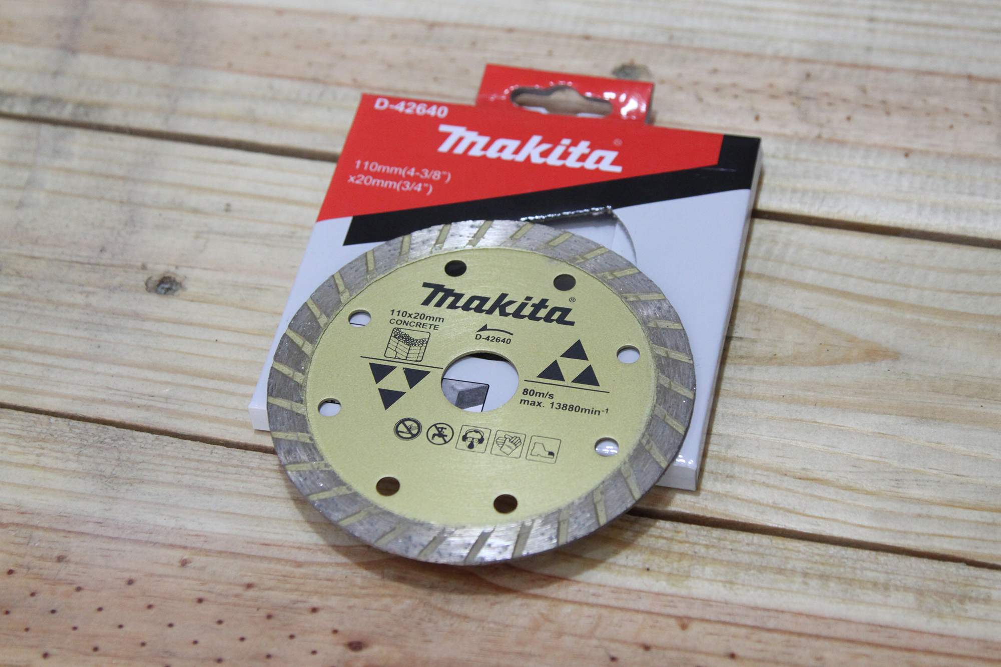 Lưỡi Cắt Kim Cương Makita D-42640