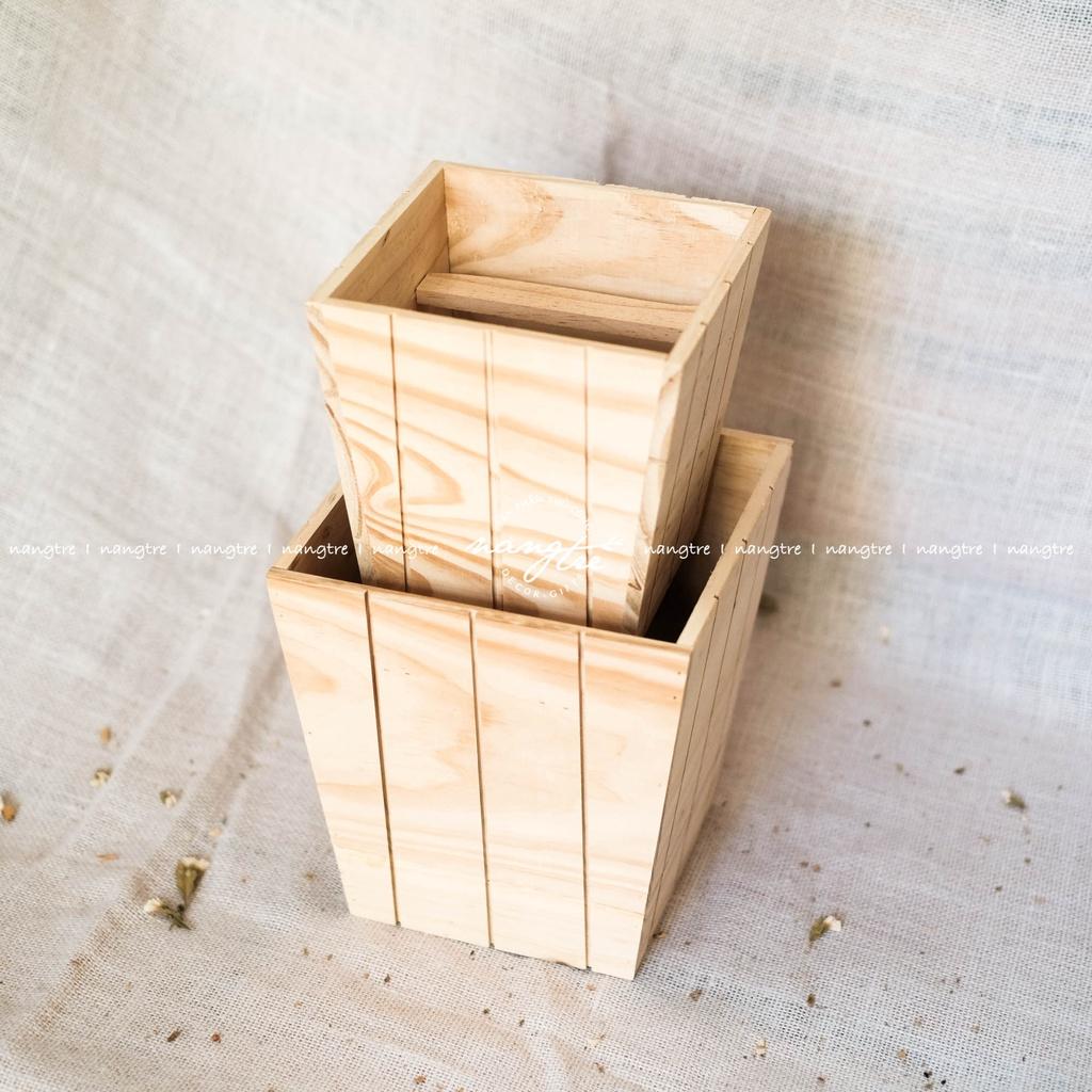 Chậu gỗ sọc caro trang trí - Cắm hoa - Wooden flower pot (25x21x18cm)