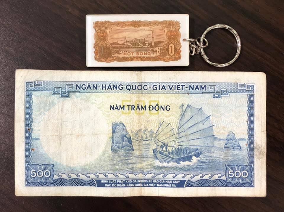 Tiền cổ Việt Nam, tờ 500 đồng thuộc bộ tướng sưu tầm (kèm móc khóa hình tiền xưa)