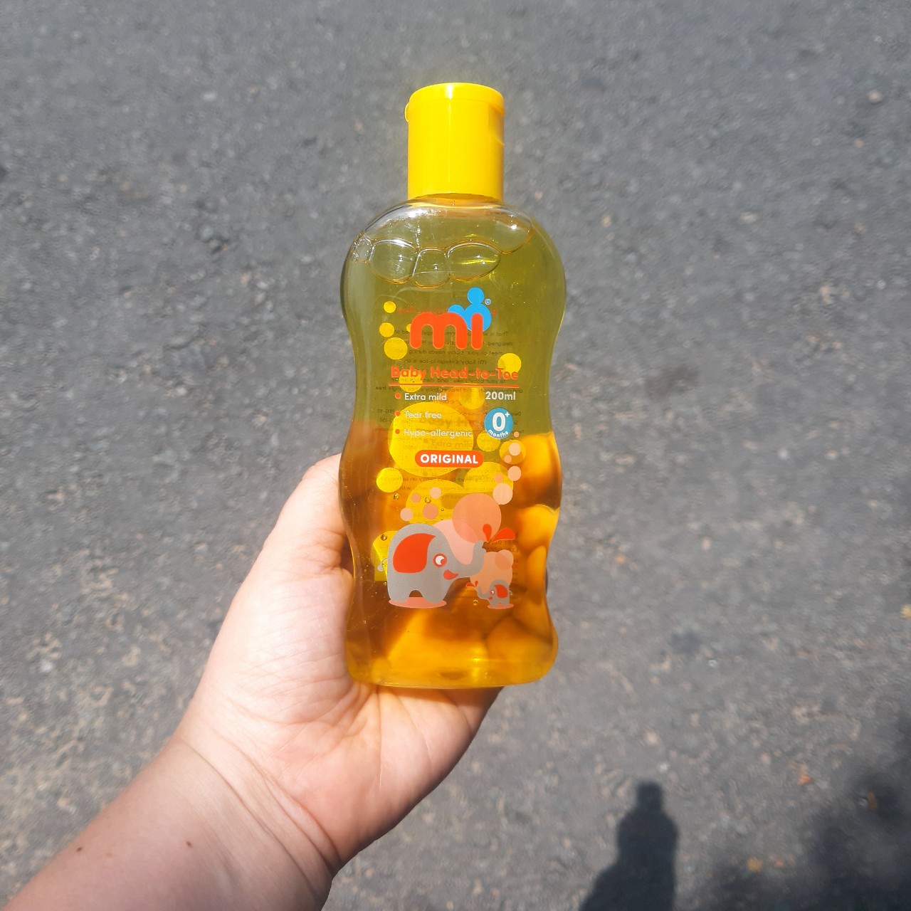 Sữa tắm gội cho bé MI Baby Head To Toe 200ml Dưỡng ẩm và Mịn da bé ( Hương phấn)- nhập khẩu Thái Lan