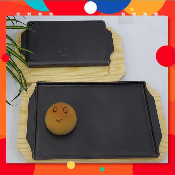 Chảo, vỉ gang đen kèm đế gỗ dùng bò bít tết nướng thịt chiên cơm