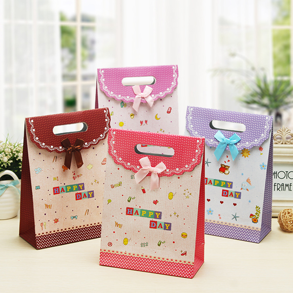 Bộ 4 túi quà loại trung khổ 19x27 cm