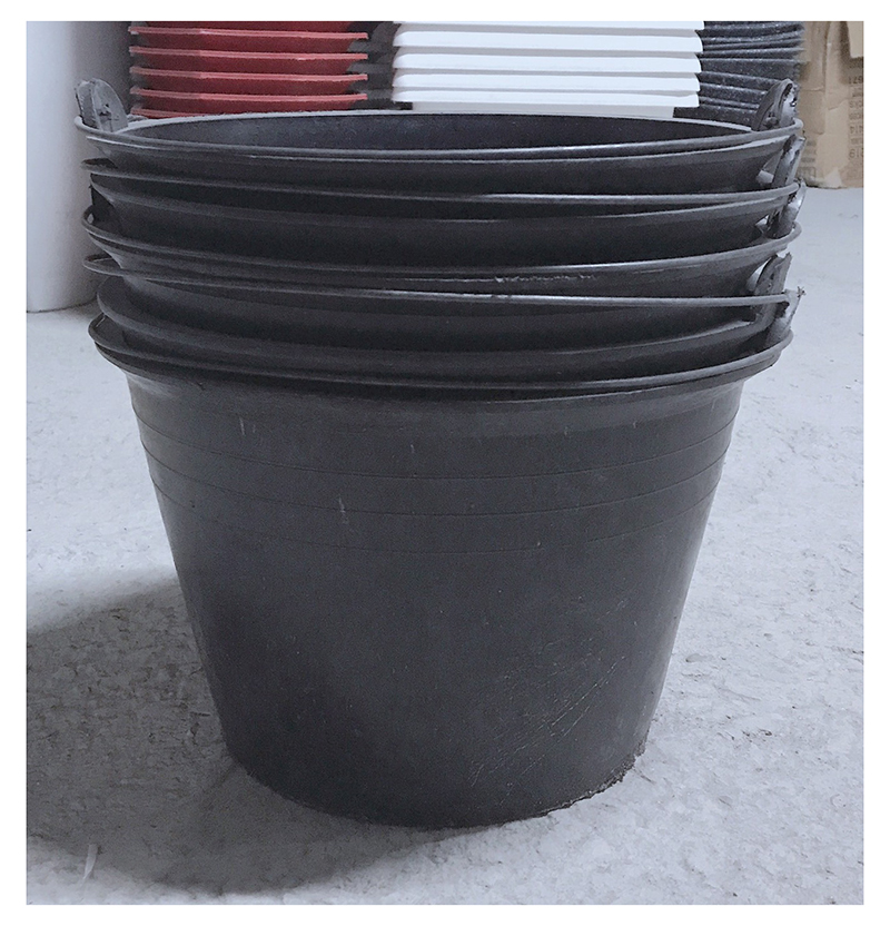 20 Xô vữa đen Đầu Trâu - Xô Nhựa Đựng Nước, Tưới Cây, Xách Hồ, Xách Vữa, Đựng Đồ, Có Quai Xách, Kích Thước 28x18Cm - Màu Đen