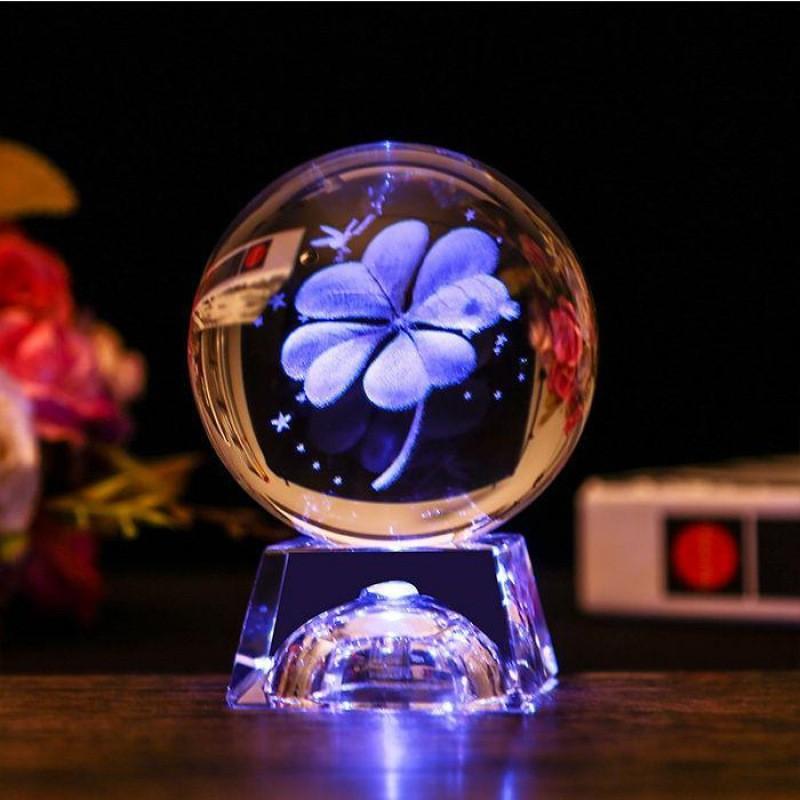 Quà Tặng Độc Quả cầu pha lê khắc 3d cỏ 4 lá may măn
