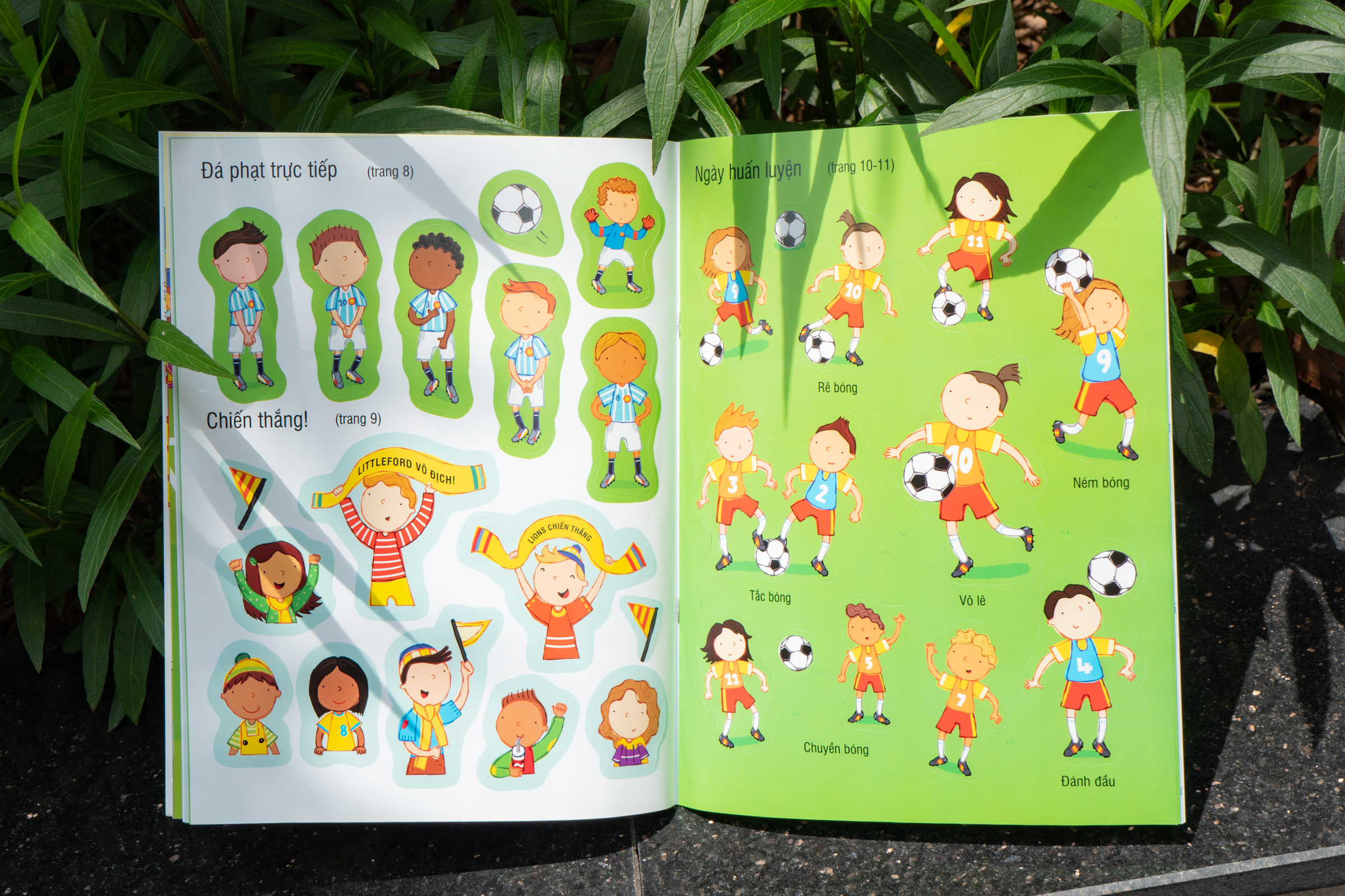 Sách - First Sticker Book - Sách dán hình đầu đời cho bé (Nhiều chủ đề) - Đinh Tị Books