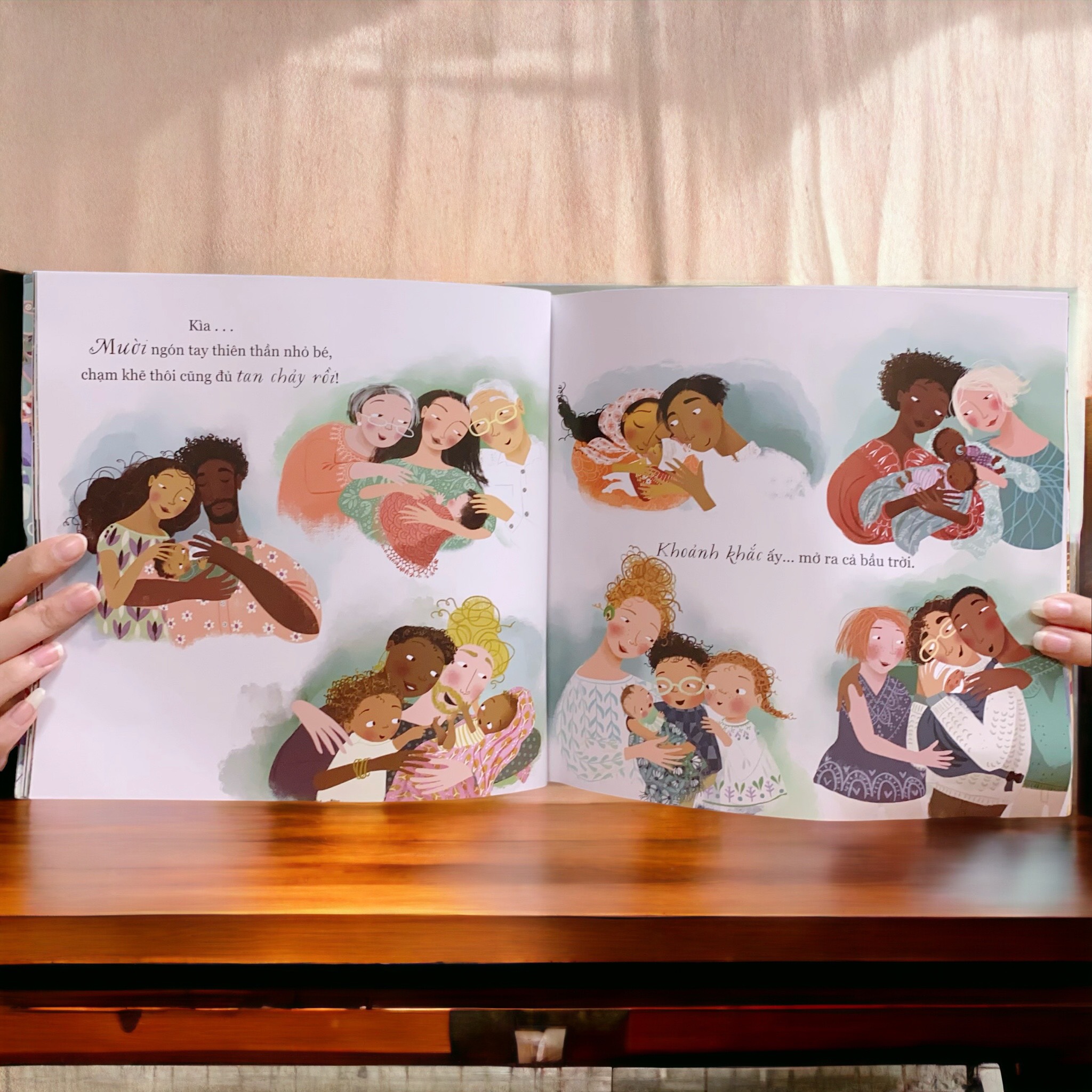Sách thiếu nhi - MỘT MÌNH CON - Sách tranh dành cho bé từ 0 tuổi