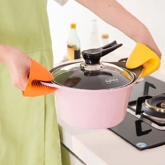 Gang tay silicon nhấc nồi chống nóng hình mỏ vịt
