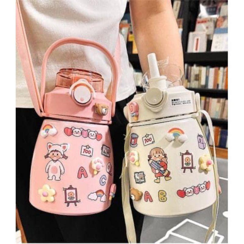 Bình giữ nhiệt có dây đeo, ống hút tiện lợi tặng kèm sticker 2d xinh cute