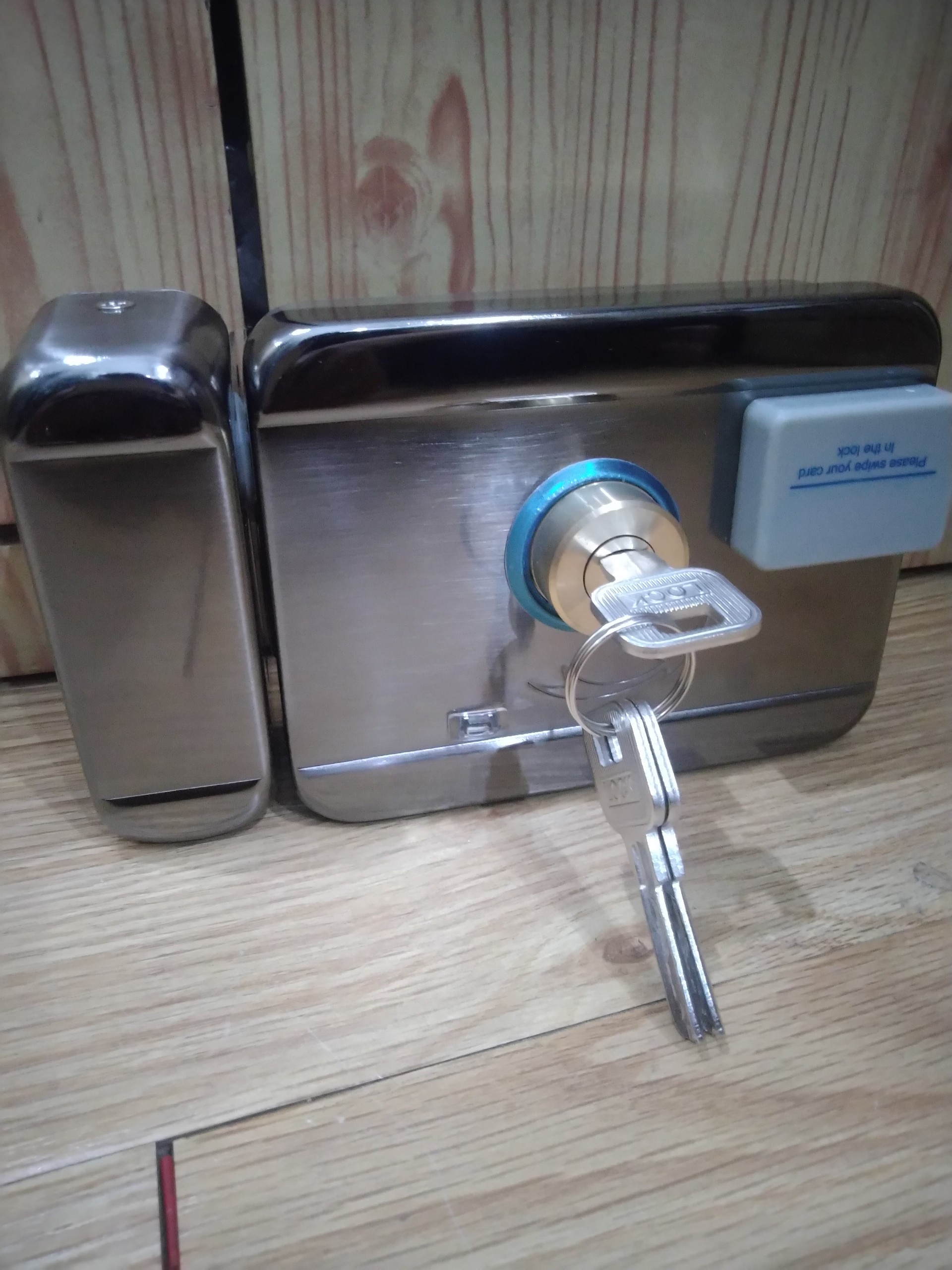 Ổ khóa điện tử dành cho cổng kho , xưởng