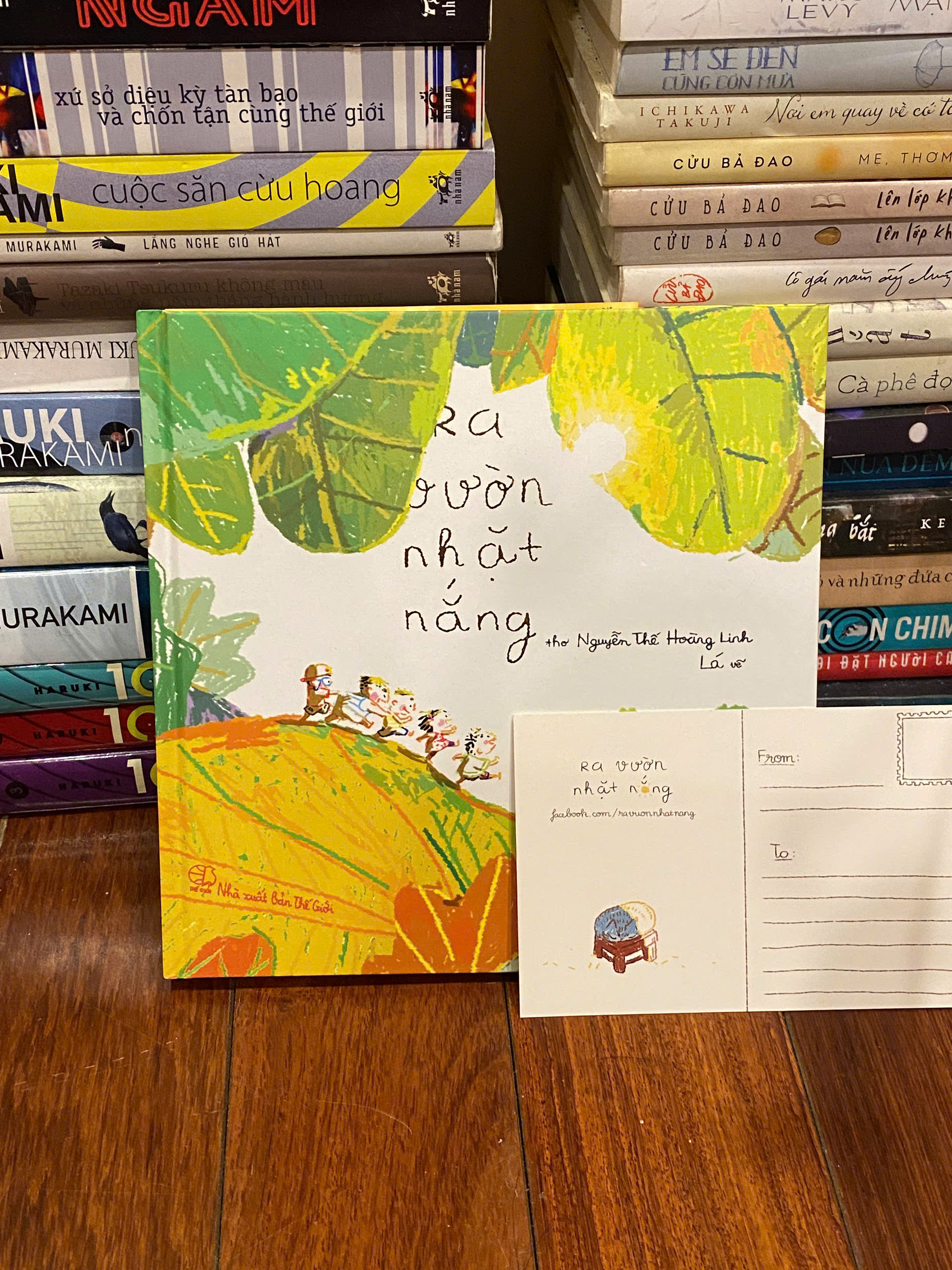 Ra Vườn Nhặt Nắng (Những Vần Thơ Sưởi Ấm Tâm Hồn)