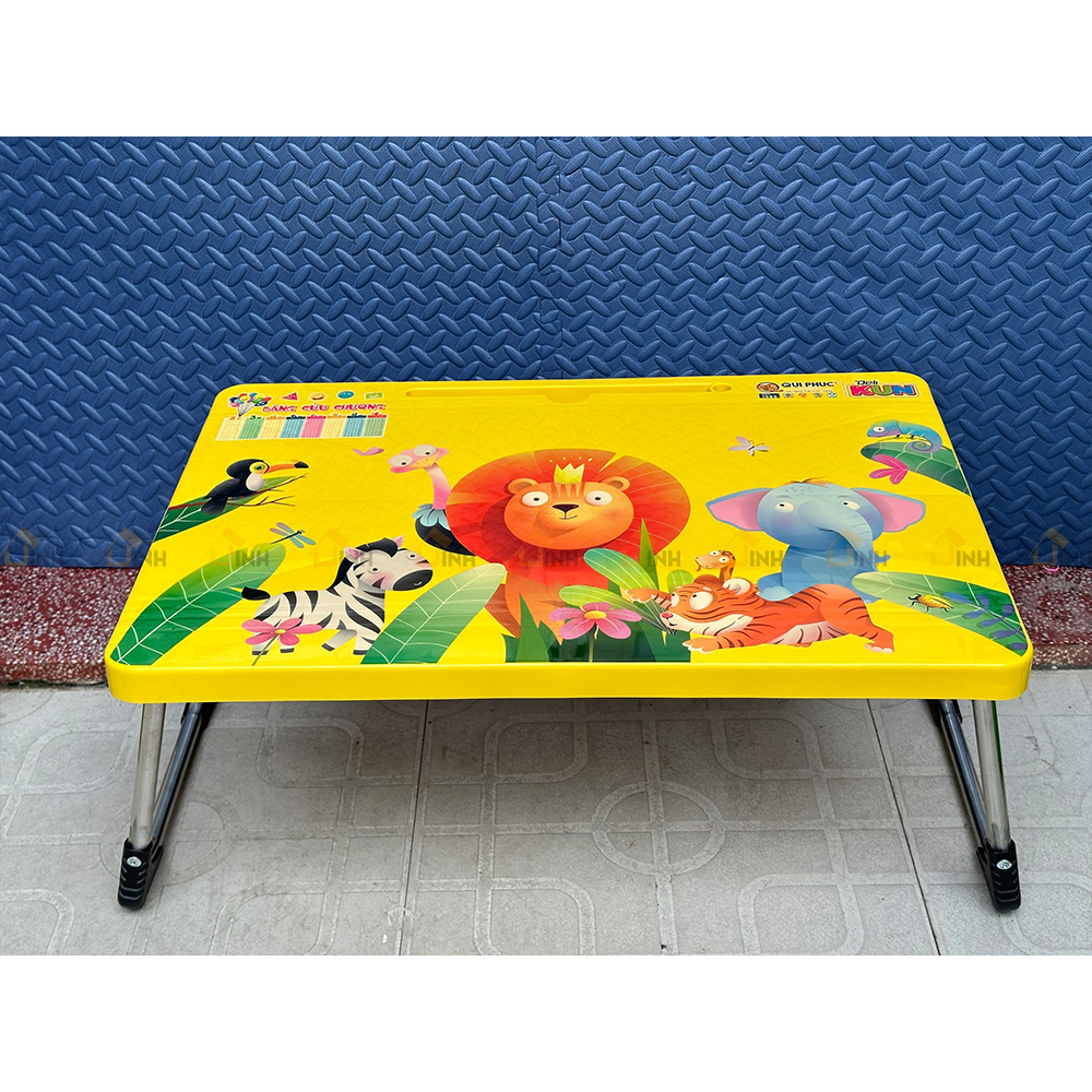 Bàn gấp gọn học sinh ngồi bệt 40x60 cm có khe để máy tính bảng