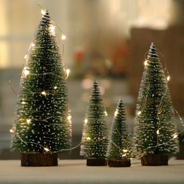 Bộ 5 cây thông mini phủ tuyết tặng dàn nháy nhỏ Christmas tree trang trí Noel 2020