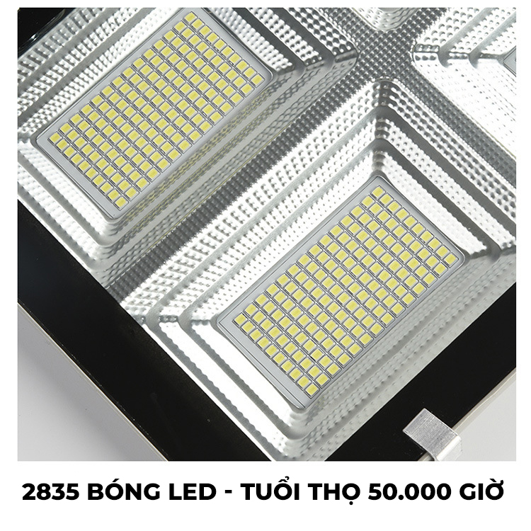 Đèn năng lượng mặt trời 1000w- cao áp 4 ô, chip độ sáng cao, thân thiện với môi trường- K1549