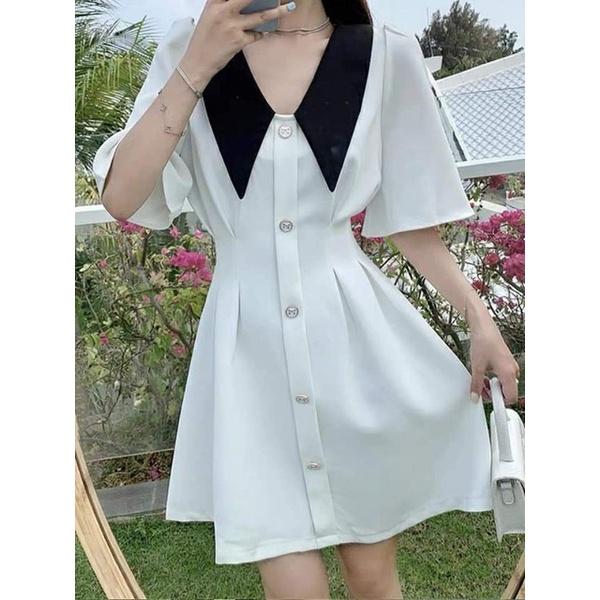 Đầm xòe cổ sen phối màu tay loe 6 nút hoa xinh xắn
