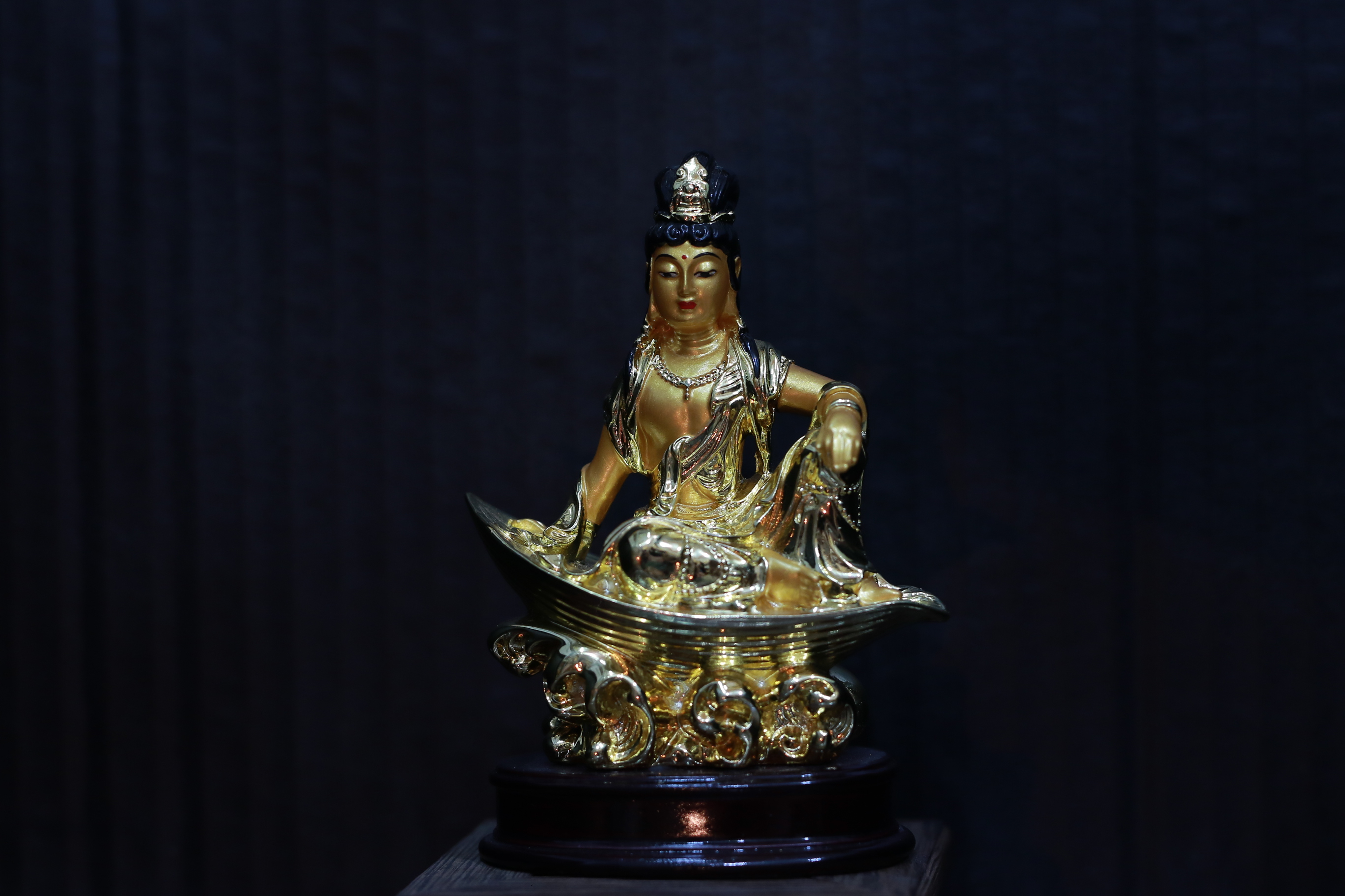 Tượng Quán Âm Tự Tại