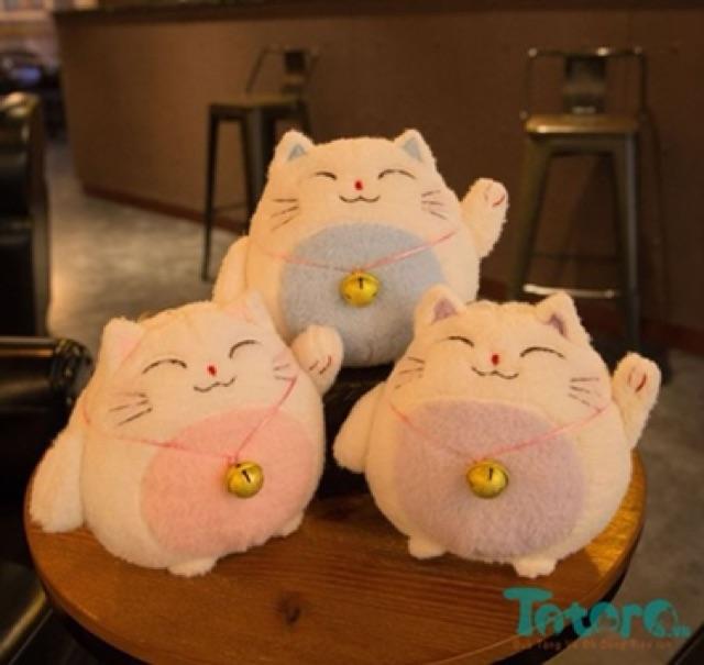 Thú bông mèo may mắn dơ tay lông xù